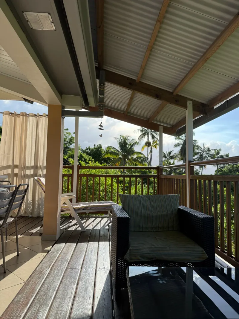 Cuisine extérieure plancha Villa Bigaradier Sainte-Rose